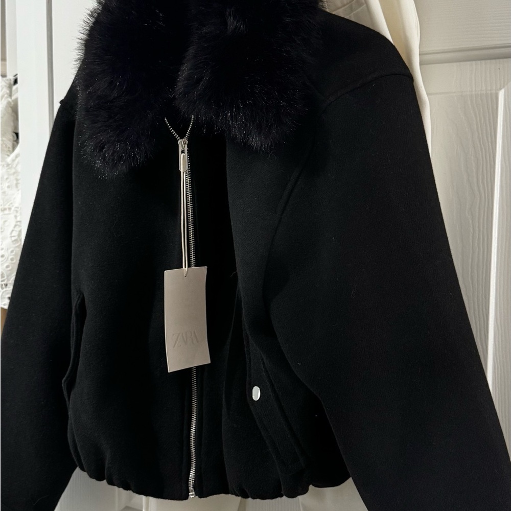Zara Black Bomber Jacket with Faux-Fur Collar - Picture 6 of 9